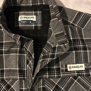 Magellan Outdoor Men’s Barton Creek Long Sleeve Shirt size Medium-UPF 30.